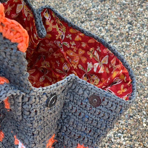 Crochet plarn cross body bag.  Handmade from recycled retail plastic bags. - Picture 4 of 5